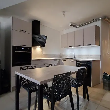 Ecusson - Grand T2 Situation Ideale Apartment